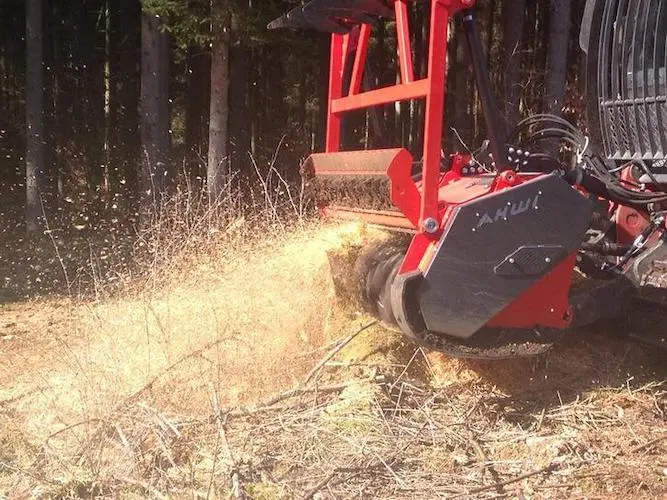 Лесной мульчер для трактора PRINOTH Лесной мульчер для трактора PRINOTH